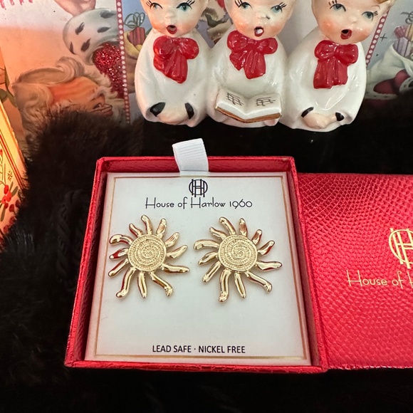 House Of Harlow 1960 sunburst gold Earrings. NWT - Picture 4 of 4
